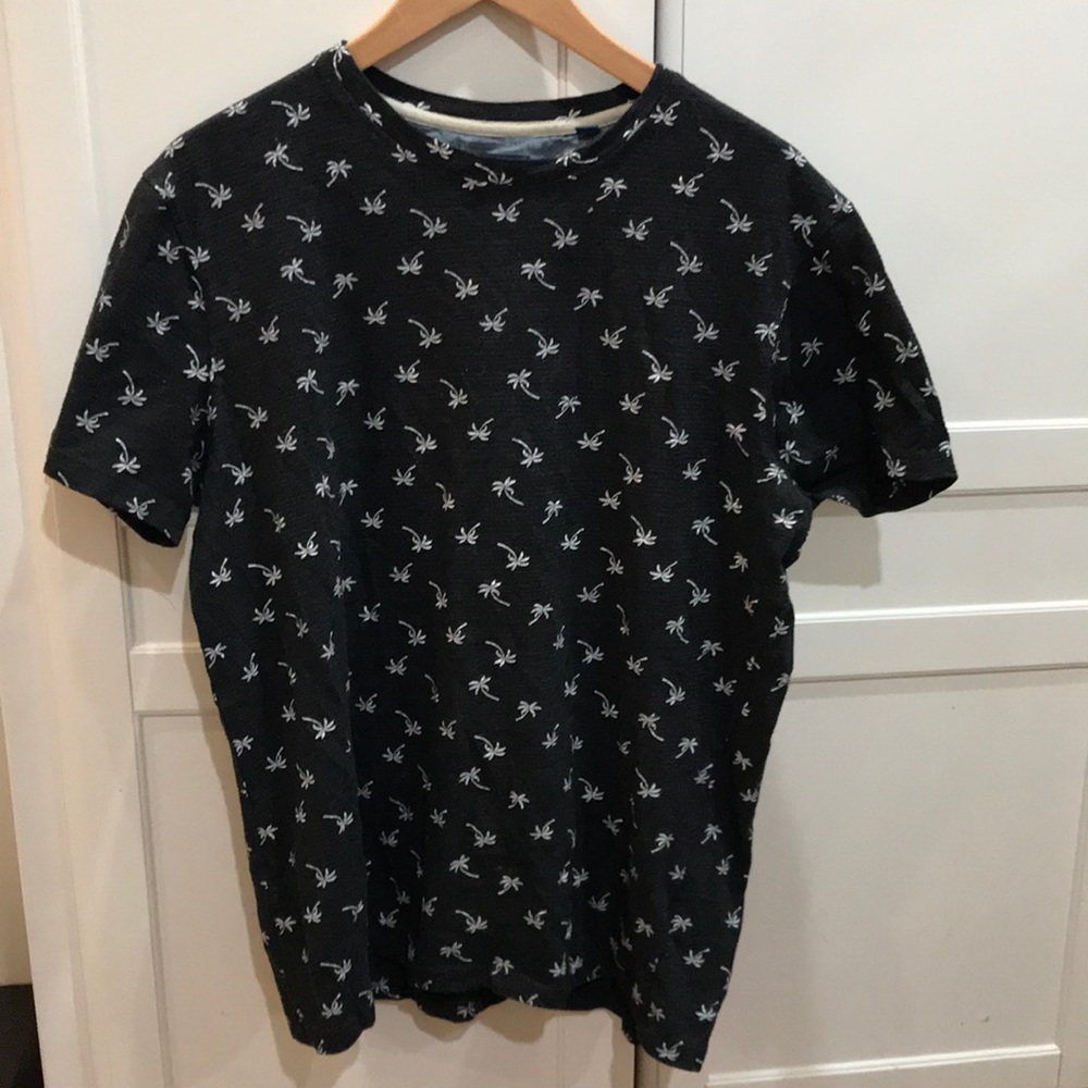 Essex Crossing, size L, Man’s palm trees shirt